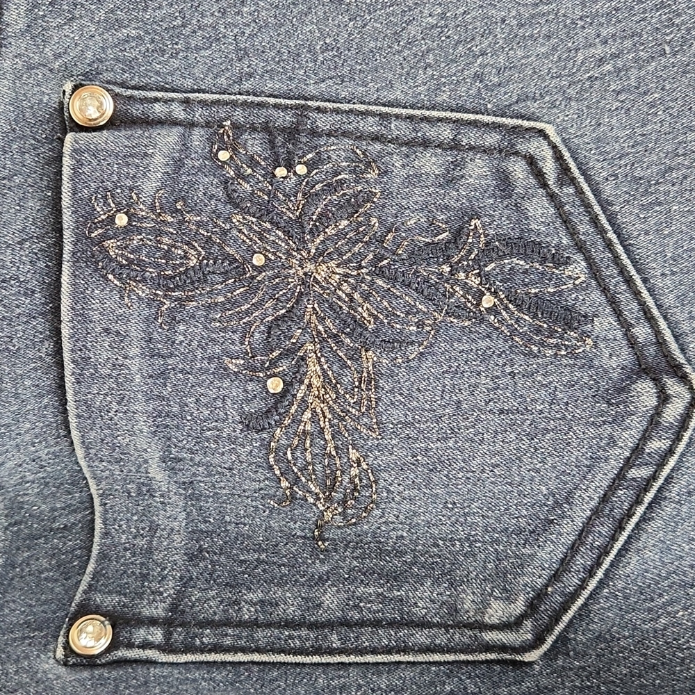 Dkin, Women's blue denim jeans, clear stones, silver embroidery on back pockets. - Picture 4 of 12